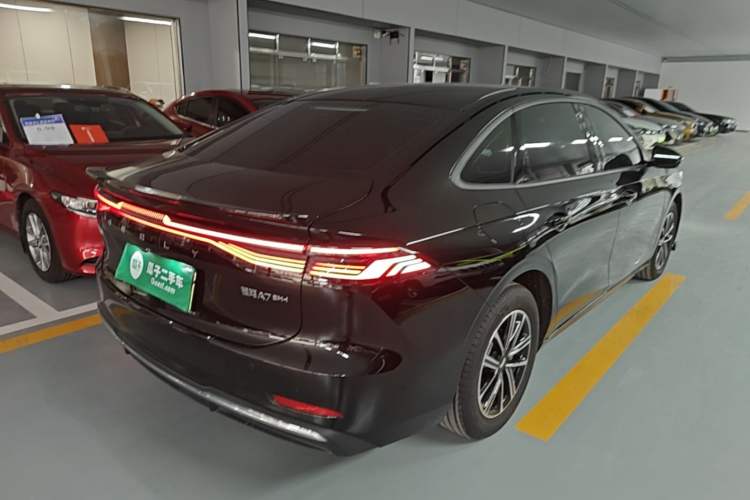 Used Geely Galaxy A7 2025 Model EM-i 70km Luxury Edition Rear Right 45 Deg