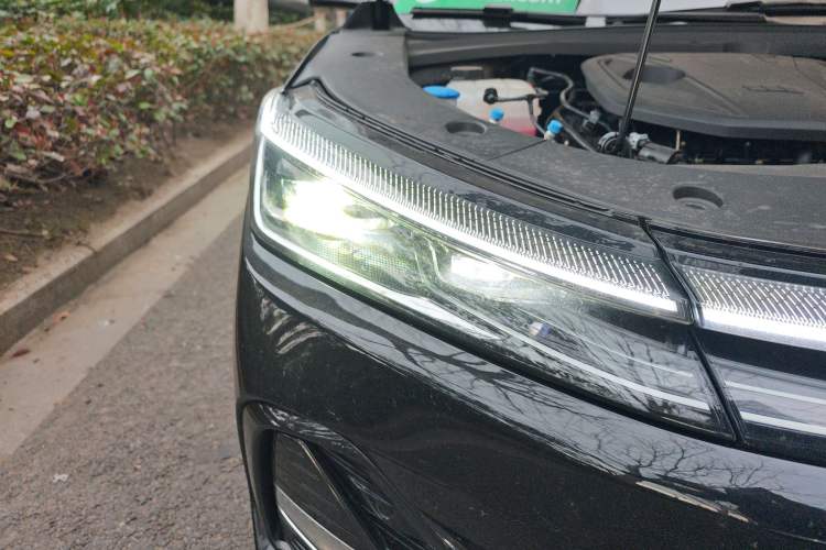 Used Geely Galaxy A7 2025 Model EM-i 150km Starship Edition Right Front Headlight
