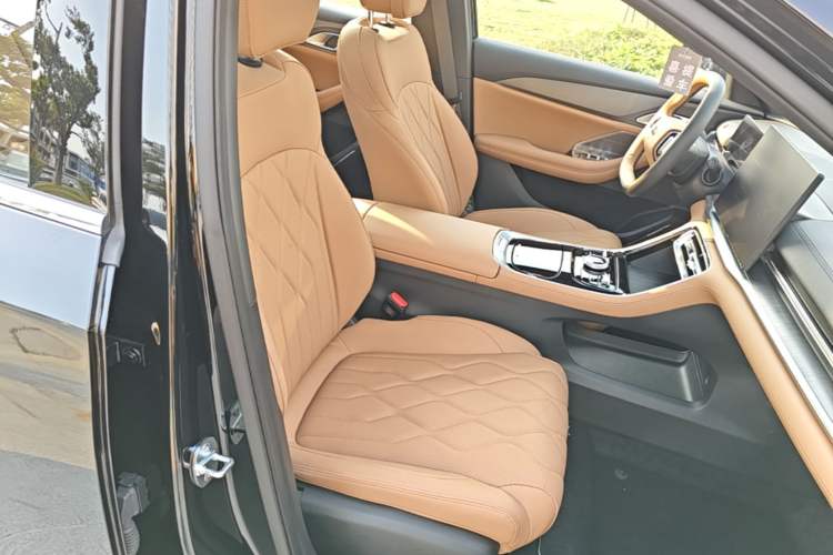 Used Geely Galaxy A7 2025 Model EM-i 150km Prestige Edition Right Front Seat
