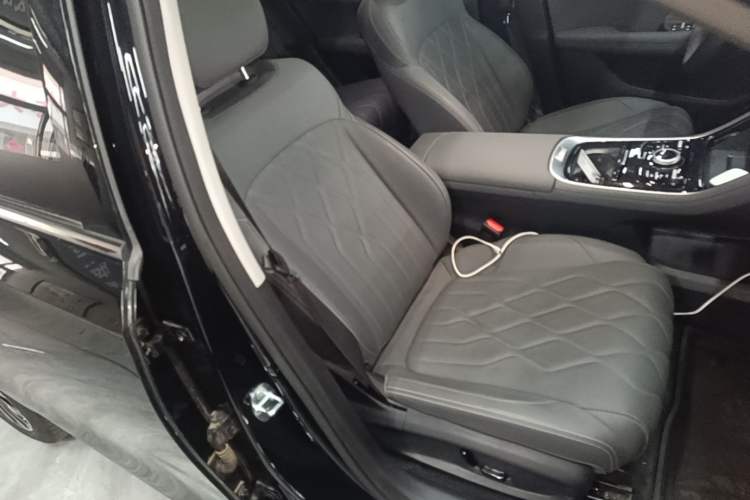 Used Geely Galaxy A7 2025 Model EM-i 150km Starship Edition Right Front Seat