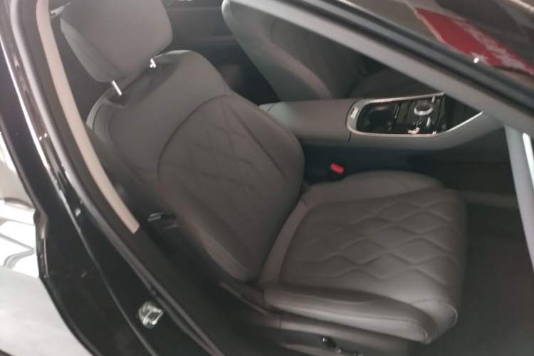 Used Geely Galaxy A7 2025 Model EM-i 150km Exploration+ Edition Right Front Seat