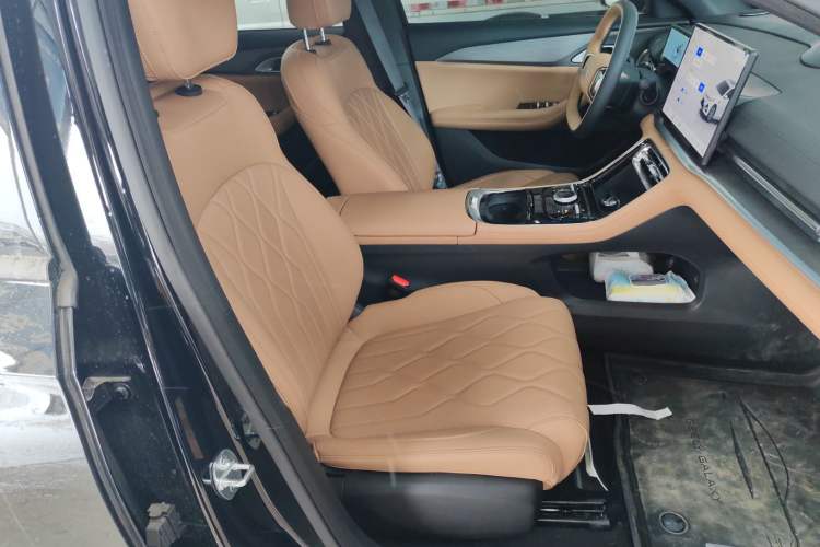 Used Geely Galaxy A7 2025 Model EM-i 70km Luxury Edition Right Front Seat