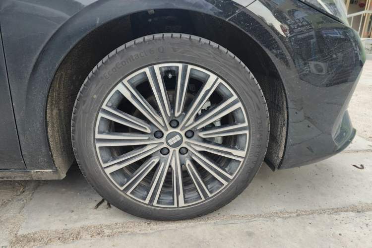 Used Geely Galaxy A7 2025 Model EM-i 150km Starship Edition Right Front Wheel Hub