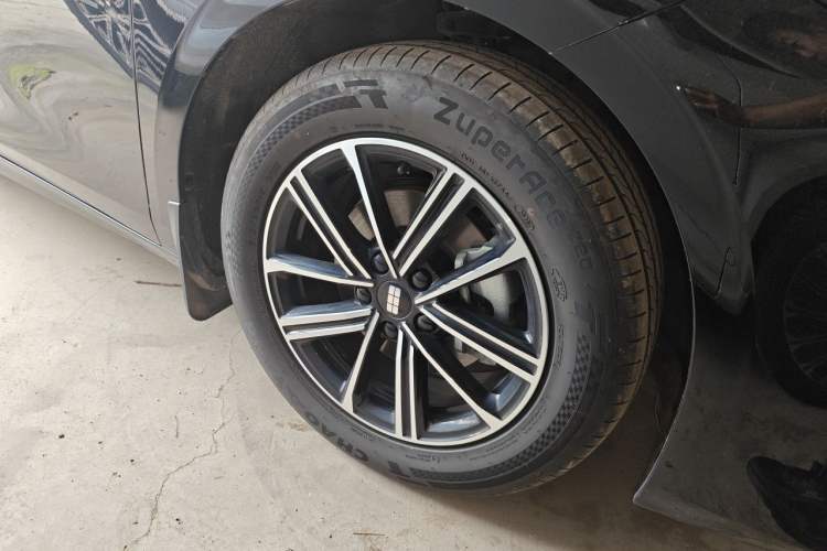 Used Geely Galaxy A7 2025 Model EM-i 70km Luxury Edition Right Front Wheel Hub