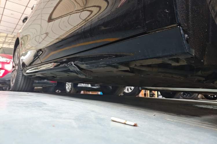 Used Geely Galaxy A7 2025 Model EM-i 150km Starship Edition Right Side Sill