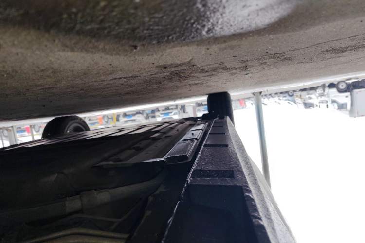 Used Geely Galaxy A7 2025 Model EM-i 70km Luxury Edition Right Side Sill