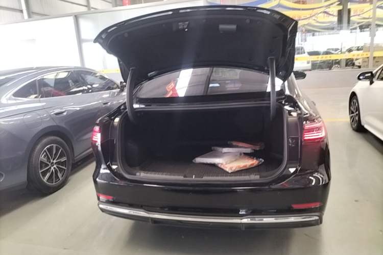 Used Geely Galaxy A7 2025 Model EM-i 70km Luxury Edition Trunk