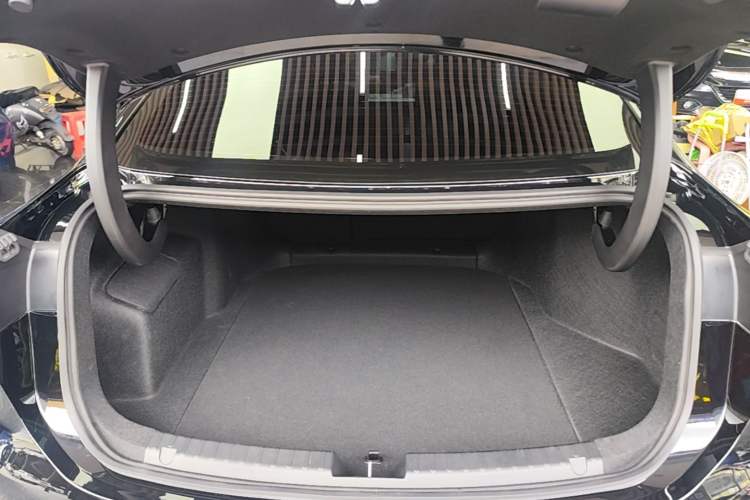 Used Geely Galaxy A7 2025 Model EM-i 150km Prestige Edition Trunk