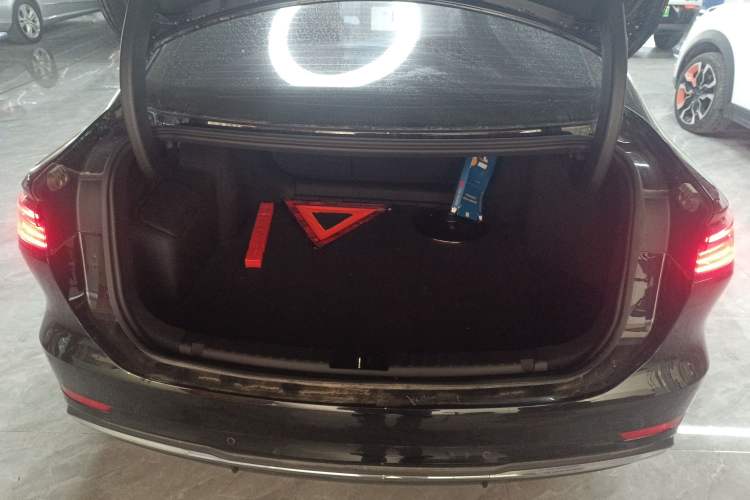 Used Geely Galaxy A7 2025 Model EM-i 150km Starship Edition Trunk