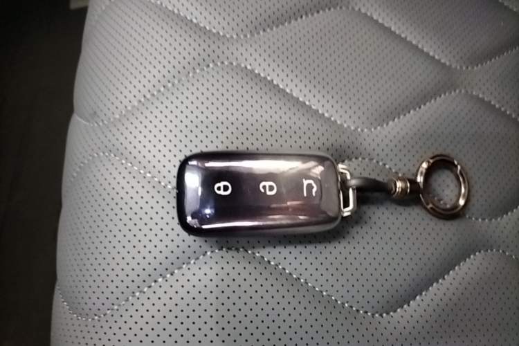 Used Geely Galaxy A7 2025 Model EM-i 70km Luxury Edition Vehicle Key