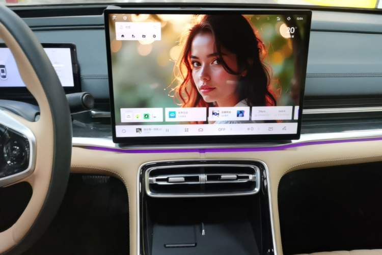Used Geely Galaxy A7 2025 Model EM-i 150km Starship Edition Audio And AC Panel