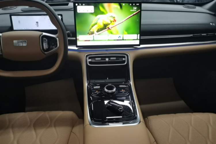 Used Geely Galaxy A7 2025 Model EM-i 150km Starship Edition Audio And AC Panel