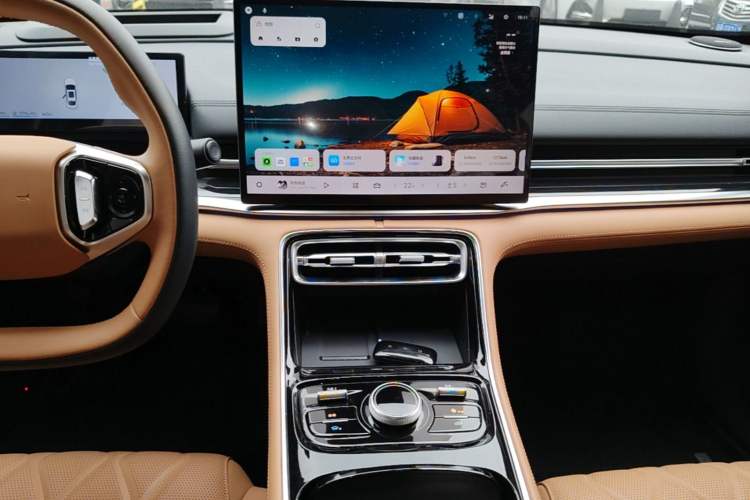 Used Geely Galaxy A7 2025 Model EM-i 150km Starship Edition Audio And AC Panel