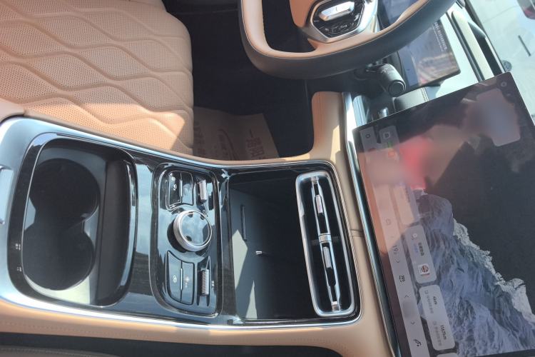 Used Geely Galaxy A7 2025 Model EM-i 150km Starship Edition Audio And AC Panel