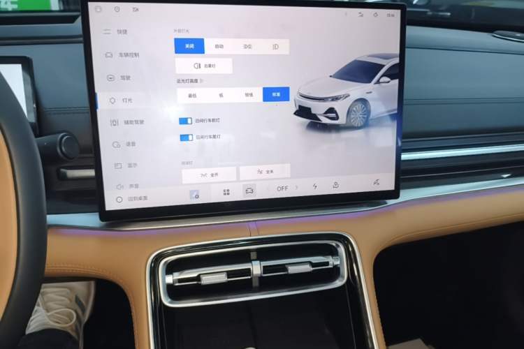 Used Geely Galaxy A7 2025 Model EM-i 150km Starship Edition Audio And AC Panel