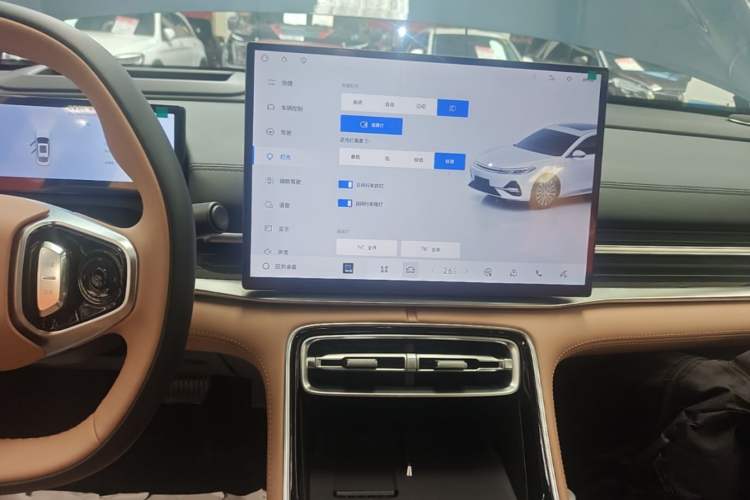 Used Geely Galaxy A7 2025 Model EM-i 150km Starship Edition Audio And AC Panel