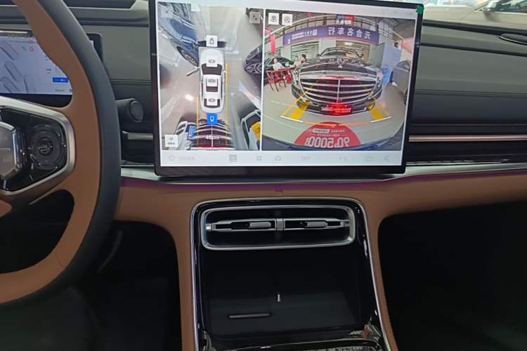 Used Geely Galaxy A7 2025 Model EM-i 150km Starship Edition Audio And AC Panel