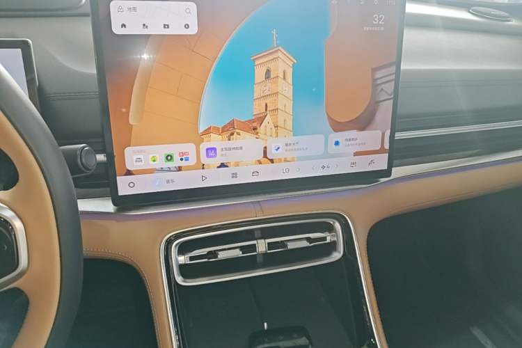 Used Geely Galaxy A7 2025 Model EM-i 150km Starship Edition Audio And AC Panel
