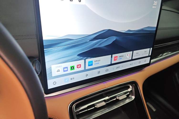 Used Geely Galaxy A7 2025 Model EM-i 150km Starship Edition Audio And AC Panel
