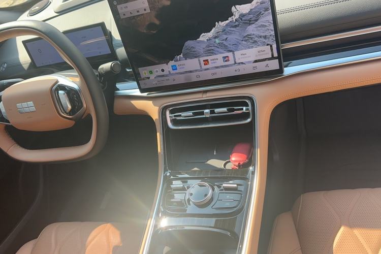 Used Geely Galaxy A7 2025 Model EM-i 150km Starship Edition Audio And AC Panel
