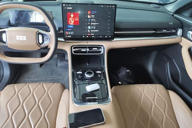 Used Geely Galaxy A7 2025 Model EM-i 150km Starship Edition Audio And AC Panel
