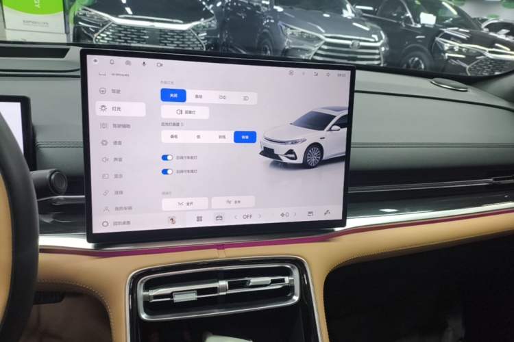 Used Geely Galaxy A7 2025 Model EM-i 150km Starship Edition Audio And AC Panel