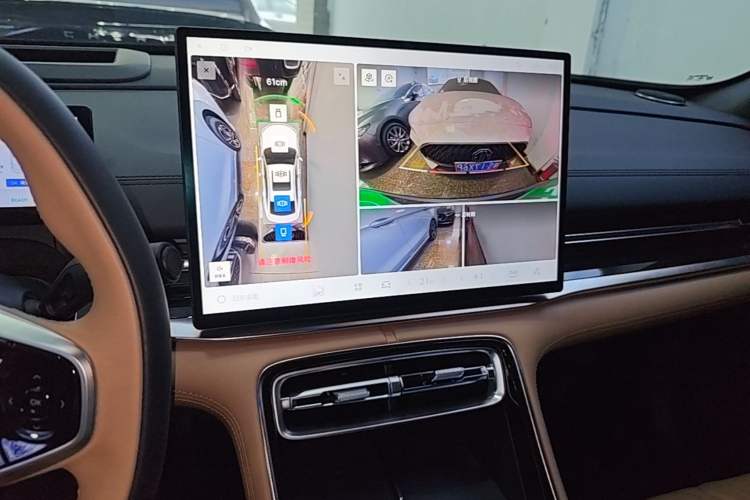 Used Geely Galaxy A7 2025 Model EM-i 150km Starship Edition Audio And AC Panel