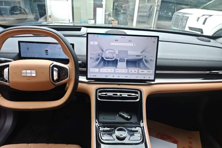 Used Geely Galaxy A7 2025 Model EM-i 150km Starship Edition Audio And AC Panel