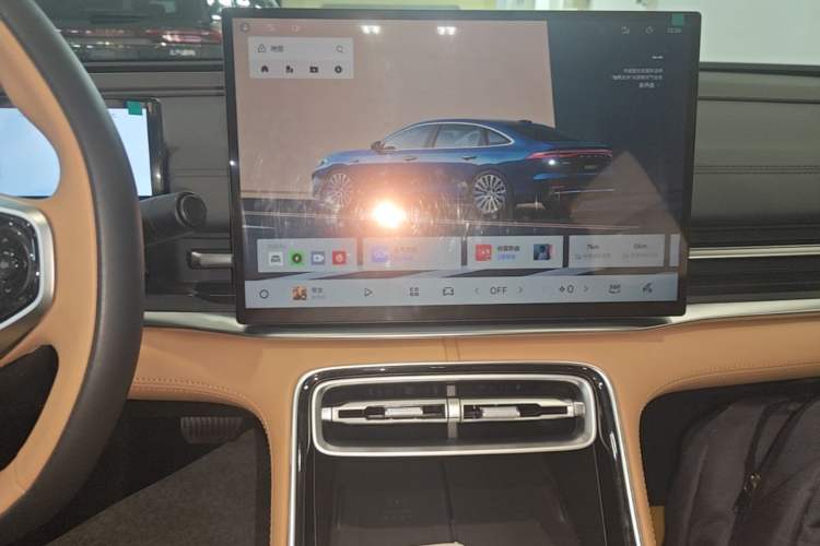 Used Geely Galaxy A7 2025 Model EM-i 150km Starship Edition Audio And AC Panel