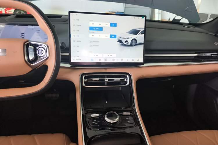 Used Geely Galaxy A7 2025 Model EM-i 150km Starship Edition Audio And AC Panel