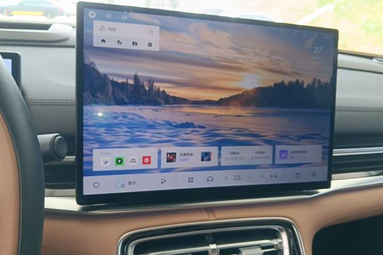 Used Geely Galaxy A7 2025 Model EM-i 150km Starship Edition Audio And AC Panel