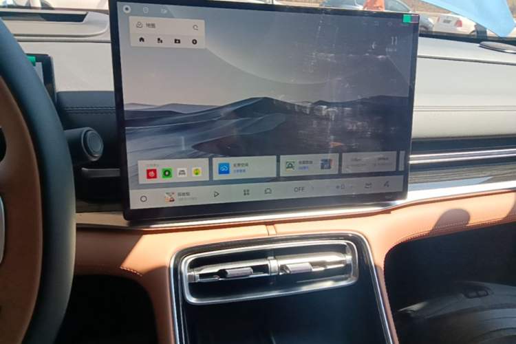 Used Geely Galaxy A7 2025 Model EM-i 150km Starship Edition Audio And AC Panel