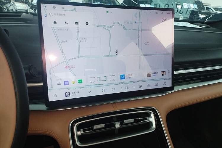 Used Geely Galaxy A7 2025 Model EM-i 150km Starship Edition Audio And AC Panel