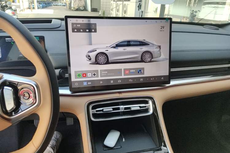 Used Geely Galaxy A7 2025 Model EM-i 150km Starship Edition Audio And AC Panel