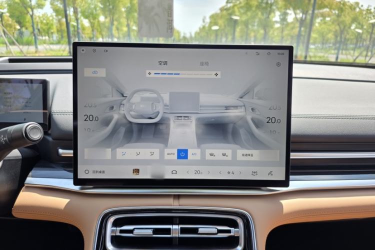 Used Geely Galaxy A7 2025 Model EM-i 150km Starship Edition Audio And AC Panel
