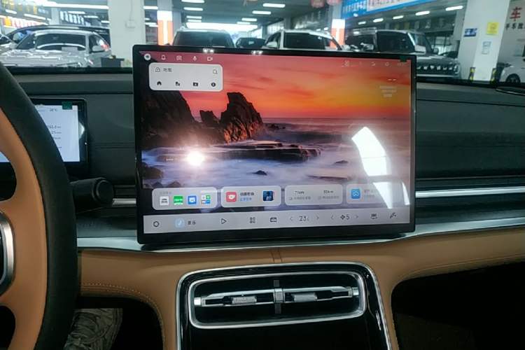 Used Geely Galaxy A7 2025 Model EM-i 150km Long-Distance Edition Audio And AC Panel
