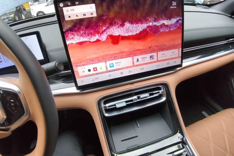 Used Geely Galaxy A7 2025 Model EM-i 150km Starship Edition Audio And AC Panel