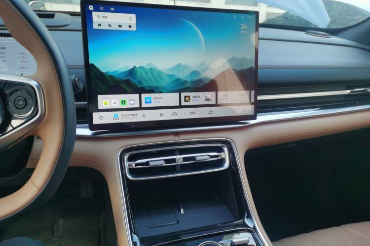 Used Geely Galaxy A7 2025 Model EM-i 150km Starship Edition Audio And AC Panel