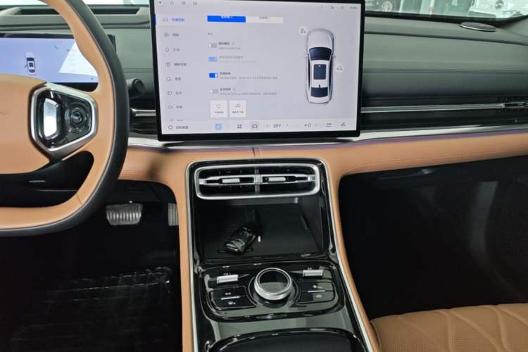 Used Geely Galaxy A7 2025 Model EM-i 150km Starship Edition Audio And AC Panel