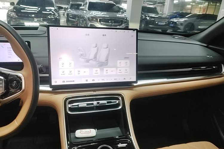Used Geely Galaxy A7 2025 Model EM-i 150km Starship Edition Audio And AC Panel