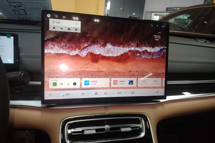 Used Geely Galaxy A7 2025 Model EM-i 150km Starship Edition Audio And AC Panel