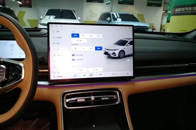 Used Geely Galaxy A7 2025 Model EM-i 150km Starship Edition Audio And AC Panel