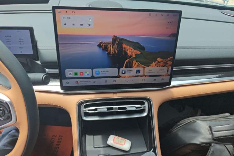 Used Geely Galaxy A7 2025 Model EM-i 150km Starship Edition Audio And AC Panel