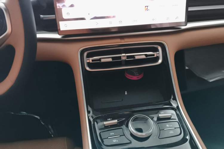 Used Geely Galaxy A7 2025 Model EM-i 150km Exploration+ Edition Audio And AC Panel