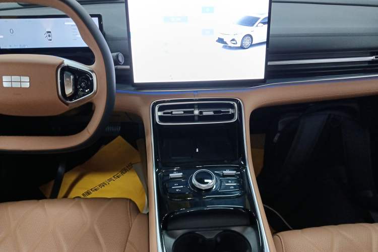 Used Geely Galaxy A7 2025 Model EM-i 150km Starship Edition Audio And AC Panel