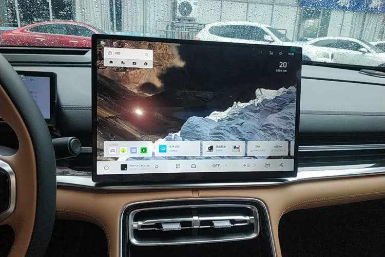 Used Geely Galaxy A7 2025 Model EM-i 150km Starship Edition Audio And AC Panel