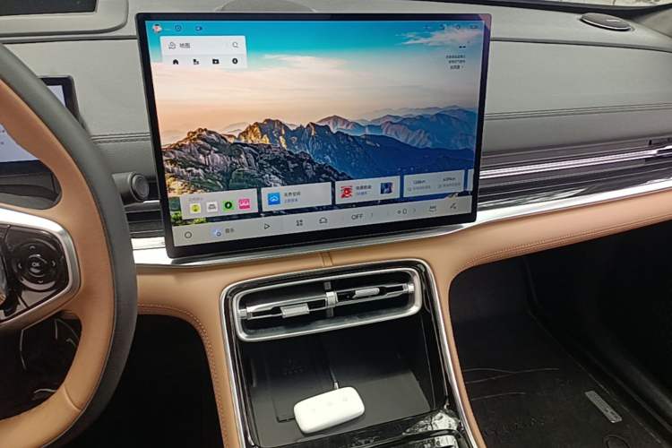 Used Geely Galaxy A7 2025 Model EM-i 150km Starship Edition Audio And AC Panel