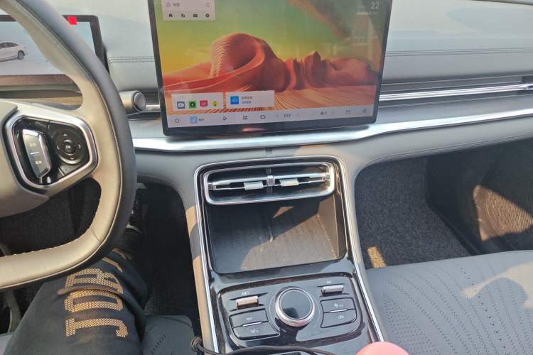 Used Geely Galaxy A7 2025 Model EM-i 70km Luxury Edition Audio And AC Panel