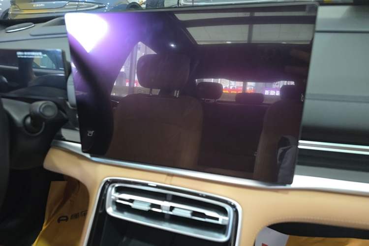 Used Geely Galaxy A7 2025 Model EM-i 150km Starship Edition Audio And AC Panel