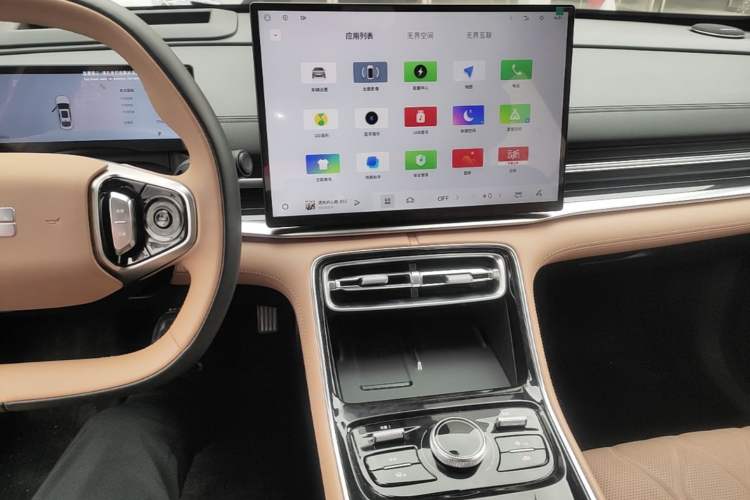Used Geely Galaxy A7 2025 Model EM-i 150km Starship Edition Audio And AC Panel